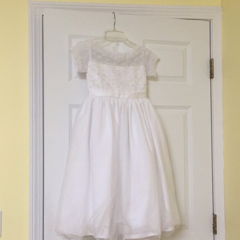 First Communion/Flower Girl Dress w free vail!!